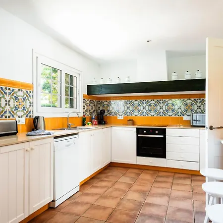 El Verano By Escape *